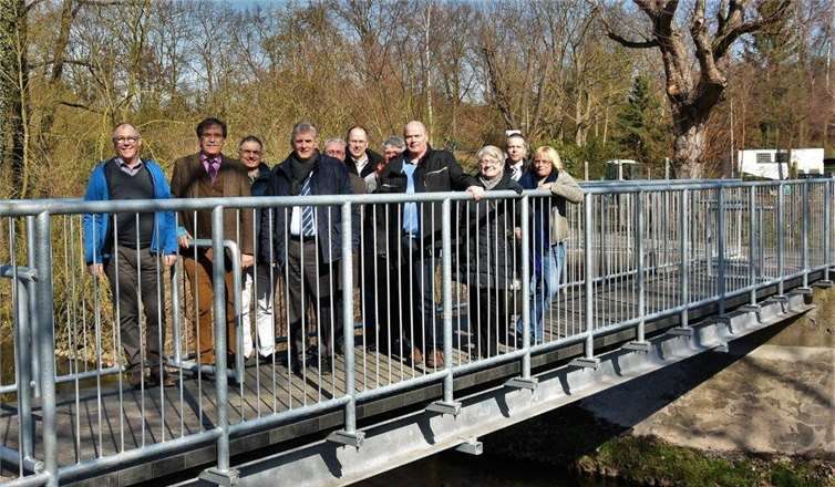 Für die Brücke gab es einen neuen Belag sowie ein neues Geländer.privat