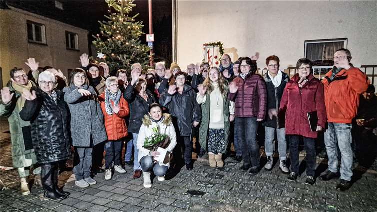 Für die Chorleiterin Ina Hauffe (Mitte) war das Konzert leider ein Abschiedskonzert.  Foto: privat