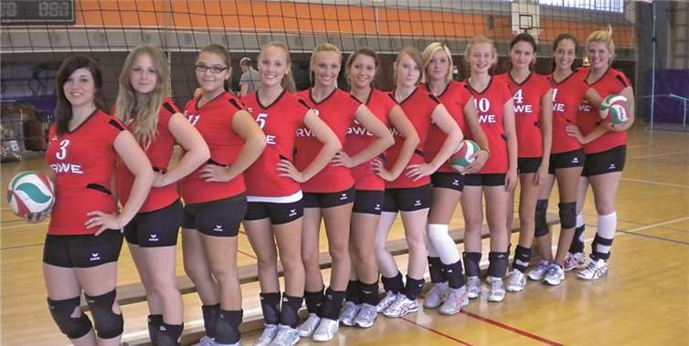 Für die DIII der DJK Andernach sind am Start: (V. l.) Sharon Lehmann, Leona Weber, Carina Peitz, Lea Hilt, Samira Böttcher, Selina Thelen, Elena Mecklenbeck, Franziska Scherer, Constanze Hügl, Janina Astapowski, Sybel Akbey und Hannah Ockenfeld.