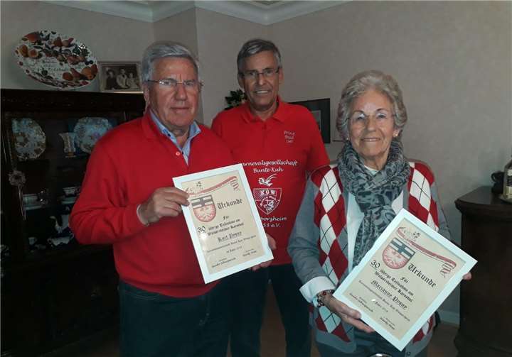 Für die Eheleute Marianne und Kurt Pysny hatte Tochter Angelika Groß stellvertretend die Ehrungen entgegengenommen und später weitergereicht.