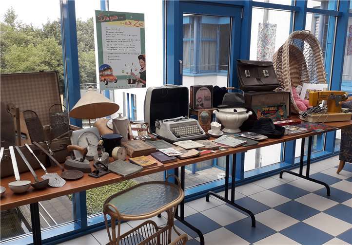 Für die „Erinnerungswoche“ hatte das Seniorenzentrum Gegenstände aus der „guten alten Zeit“ zusammen getragen. Foto: privat