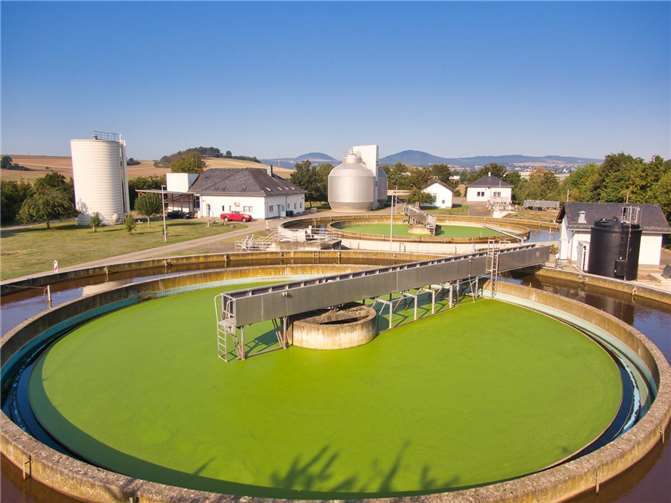 Für die Erneuerung der Belüftertechnik im Belebungsbecken der Zentralkläranlage Mendig erhält der Zweckverband einen Zuschuss aus dem Klima- und Transformationsfonds (KTF) des Bundeswirtschaftsministeriums und der Nationalen Klimaschutzinitiative.Archiv-Foto: VG-Verwaltung Mendig