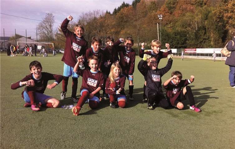 Für die JSG Melsbach E1 „kämpften“: Jannik Martens, Moritz Huxoll, Jannis Ewen, Jona Neef, Simon Heinzberger, Daniel Runkel, Femke Kenter, Moritz Lehnert und Jakob Walinowicz privat