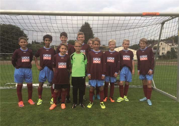 Für die JSG Rengsdorf spielten v.l.o.: Jannis Ewen, Myron Hargus, Jannik Martens, Kimi Dill, Joshua Kraus, Lucas Regenstein, Tom Lehnert, Tom Anhäuser. v.u.l.: Jakob Walinowicz, Max Lehnert und Jona Neef. privat