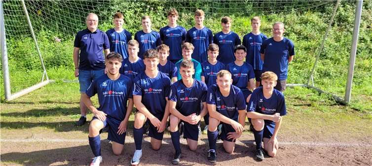 Für die JSG spielten: Matthias Schneider, Tim Sommer, Moritz Etzkorn, Max Thielen, Tom Thielen, Jan Hewel, Malte Reitz, Hazar Bingöl, Enrico Zisgen, Justus Rische, Noel Müller, Dominik Bersch, Marlon Paffhausen, Vincent Ditandy, Maksym Dmytrienko und Lars Wäger  Foto: JSG Mosel-Hunsrück