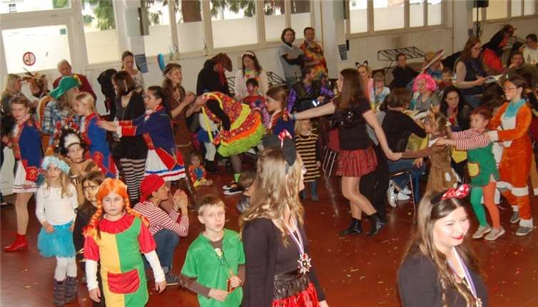 Für die Kinder gab es ein buntes Karnevalsprogramm.Fabritius