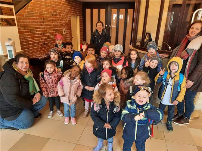 Für die Kinder ging es zum „Junges Theater Bonn“. Quelle: Ev. Kindertagesstätte „Unter dem Regenbogen“