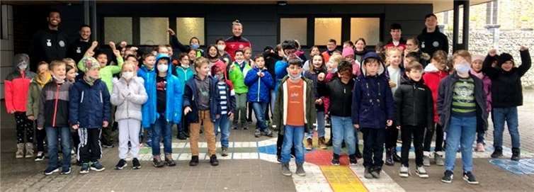 Für die Kinder war der Besuch der Profis des FC Rot-Weiß Koblenz ein besonderes Highlight.
