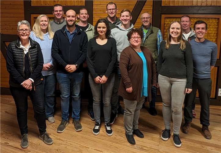 Für die Kommunalwahl am 9. Juni haben sich Bürgerinnen und Bürger zur öffentlichen Wahlberechtigtenversammlung in Hausen getroffen, um einen gemeinsamen und parteiunabhängigen Wahlvorschlag zu erstellen.  Foto: Mark Thienel