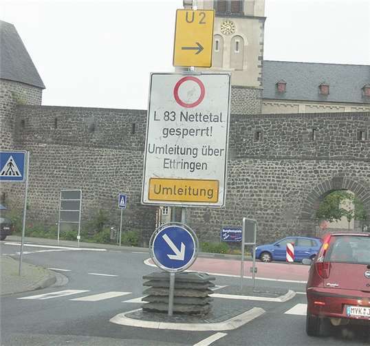 Für die Komplettsanierung muss die Vollsperrung der L 83 nun bis 7. August verlängert werden.Ute Weiner