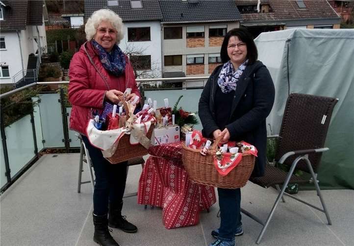 Für die Mitglieder der Nachbarschaft gab es ein kleines Präsent. Foto: privat