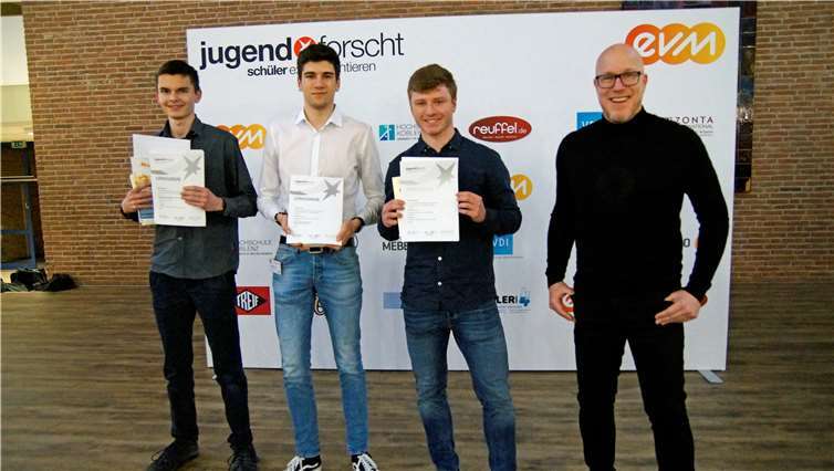 Für die „SmartPlastic App“ wurden Thomas Lenz und Florian Hauser vom Martin-Butzer-Gymnasium mit dem zweiten Platz sowie einem Sonderpreis belohnt.