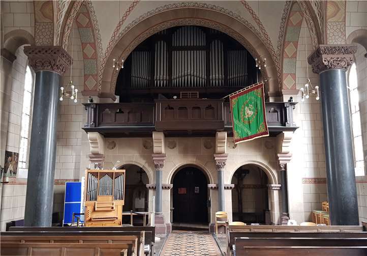 Orgelförderverein freut sich über „halb-grünes Licht“ Für die Zeit der Orgelsanierung wurde der Weißenthurmer Kirche eine Orgel zur Verfügung gestellt.