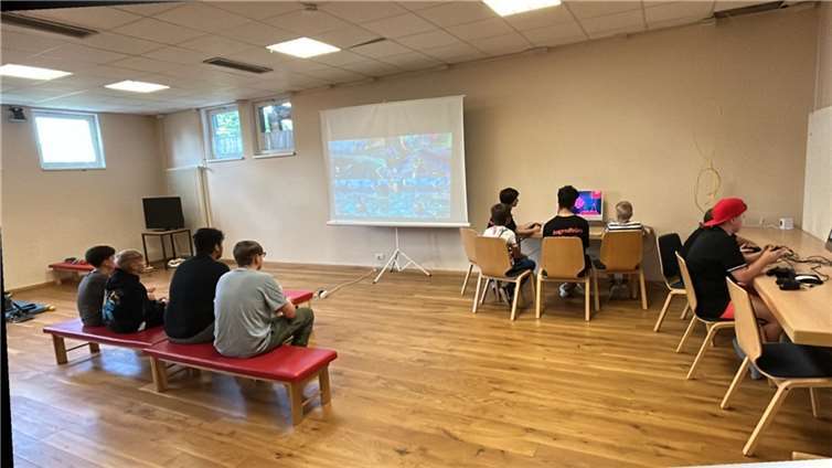 Für die älteren Jugendlichen ab zwölf Jahren findet am Freitag, den 31. Mai, bis Samstag, den 1. Juni, eine „Gaming Night“ in der Kalenborner Mehrzweckhalle in Kooperation mit medien.rlp statt. Fotos: privat