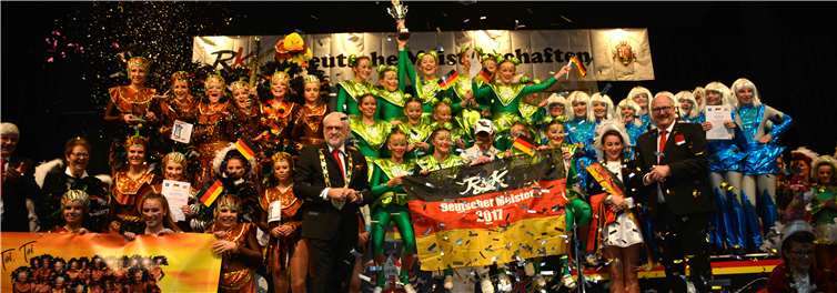 Für die besten Tänzerinnen gab es Pokale, Konfetti und Applaus. TFR