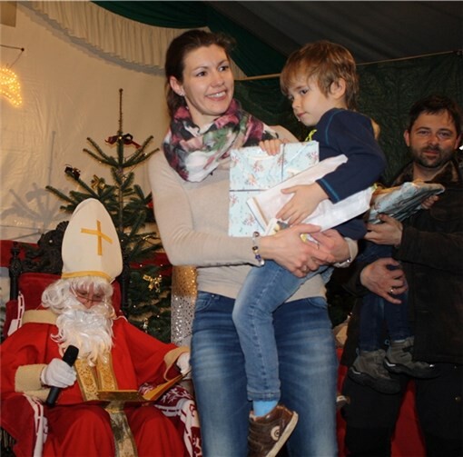 Für die „braven“ Kinder hatte der heilige Mann zahlreiche Geschenke mitgebracht. TE