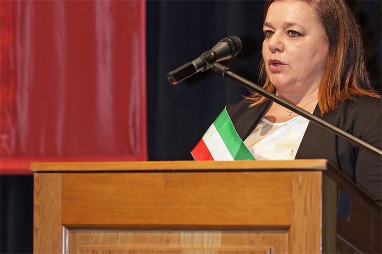 Für die italienische Partnerschaftsstadt Castione della Presolana sprach Bürgermeisterin Samantha Tagliafelli