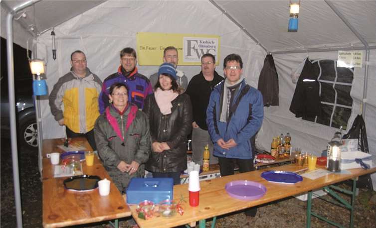 Für die kleinen und großen Zugteilnehmer gab es Apfelsaft, Kakao und Glühwein im eigens dafür aufgestellten Zelt.Privat