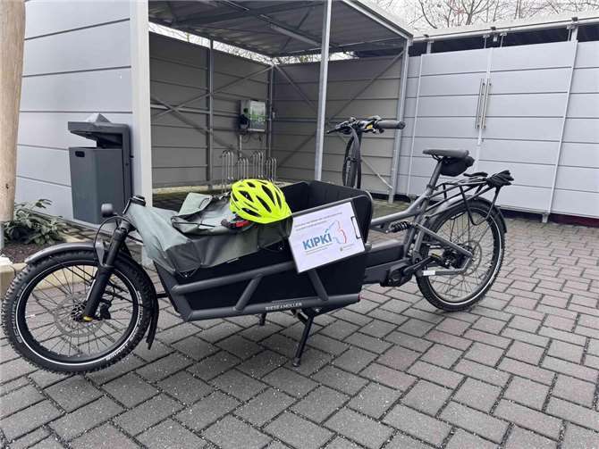 Für die kürzeren Fahrten zwischen Grundschule, Verwaltung, „Aquafit“ und der Heizzentrale wurde ein E-Lastenfahrrad angeschafft.