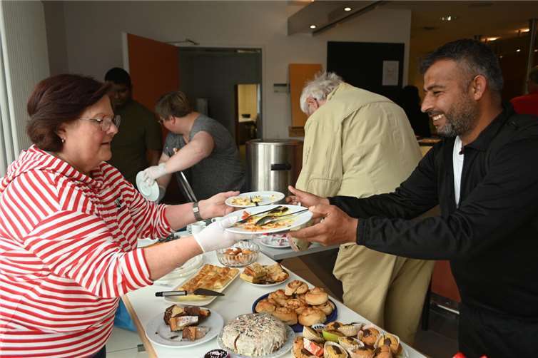 Für die kulinarische Vielfalt war die Flüchtlingshilfe Maifeld verantwortlich.