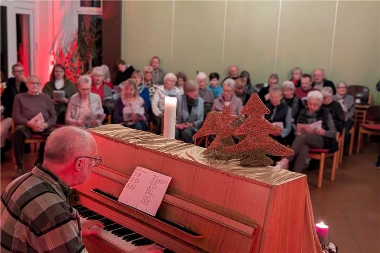 Für die musikalische Begleitung sorgte Herr Fetsch am Klavier.