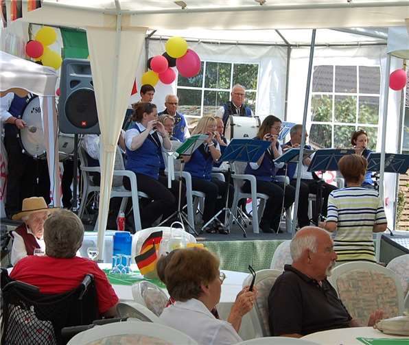 Für die musikalische Unterhaltung sorgte unter anderem auch der Spielmannszug Bad Bodendorf.FA