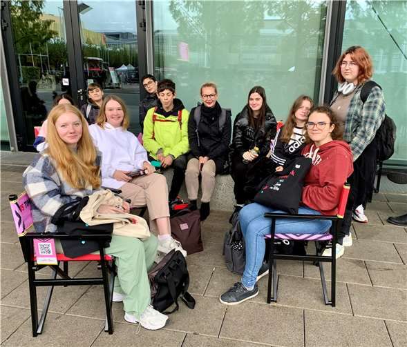 Für die zehn Schülerinnen und Schüler der Hans-Dietrich-Genscher-Schule aus Wachtberg wurde ein Besuch der Frankfurter Buchmesse zum unvergesslichen Erlebnis. Foto: privat