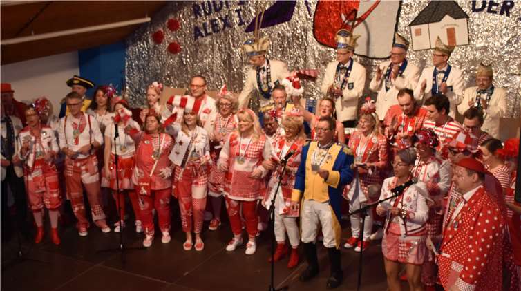 Für ein Medley sorgte der Hofstaat des Prinzenpaars.