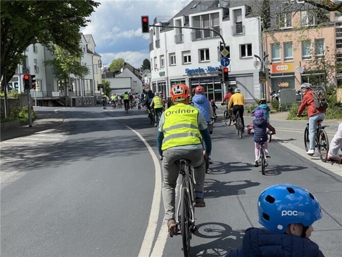 Für eine Verkehrspolitik, die Kinder und Familien ins Zentrum nimmt, setzt sich der ADFC mit seiner Raddemo ein.