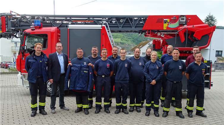 Für einheitliches Auftreten abseits der Einsatzstelle sorgen die neuen Softshelljacken. Foto: Freiwillige Feuerwehr Kobern-Gondorf