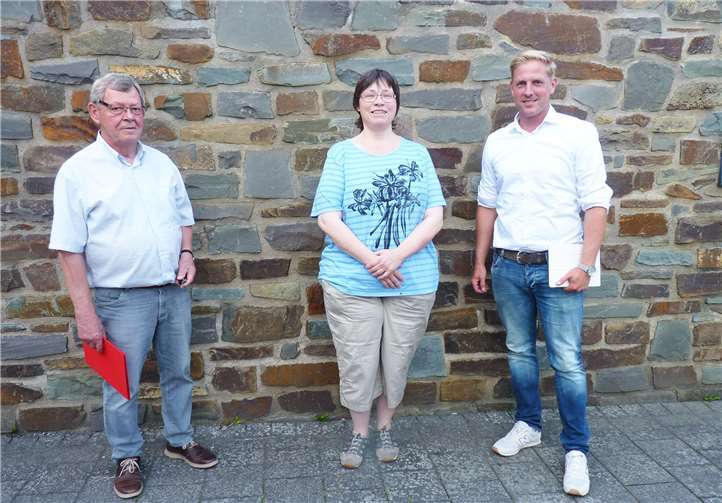 Für ihre langjährige Mitgliedschaft im Ortsverein Niederzissen wurden Karl Heinz Kempenich, Lydia Schmalenstrot und Andreas Schmitt (von links nach rechts) ausgezeichnet.