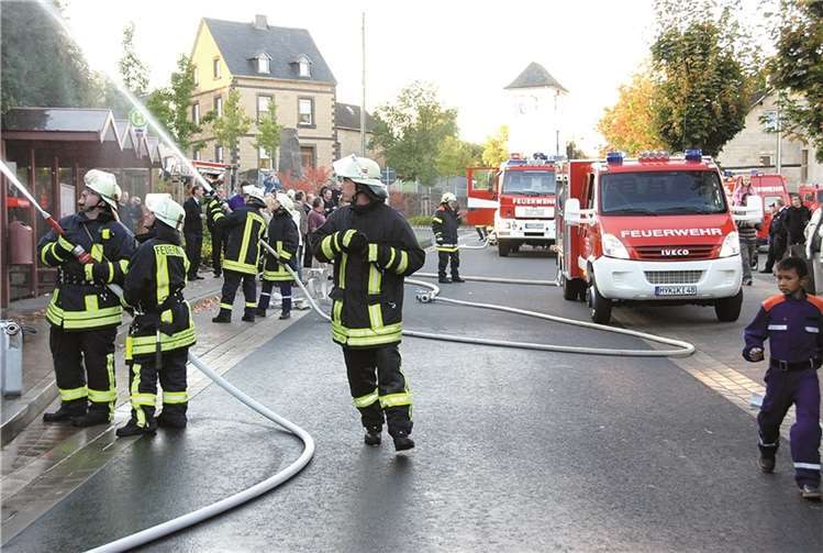 Für jeden Bürger und jede Bürgerin ist die Feuerwehr Tag und Nacht im Einsatz. BS