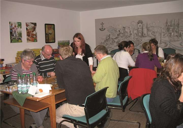 Für jedes Alter, für jeden Typ und jeden Geldbeutel gibt es das richtige Spiel. AOK-Mitarbeiterin und „Spiele-Guru“ Stefanie Kretz kennt sich auf diesem Gebiet bestens aus.privat