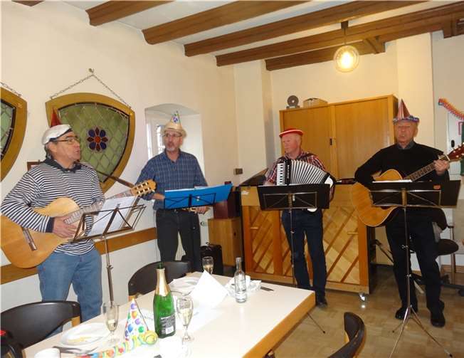 Für musikalische Untermalung und gute Stimmung war bei der kfd Thür bestens gesorgt. privat