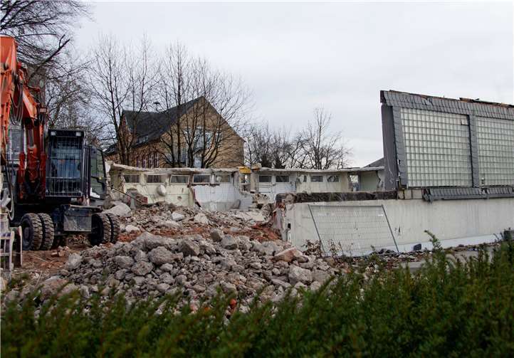 Für reichlich Zündstoff sorgte 2018 der Abriss der alten Turnhalle an der Grundschule.