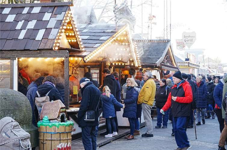 Verkaufsoffener Sonntag mit Currywurst und Schokolade Für sein einzigartiges „Currywurstfestival“ ist Neuwied über die Region hinaus bekannt