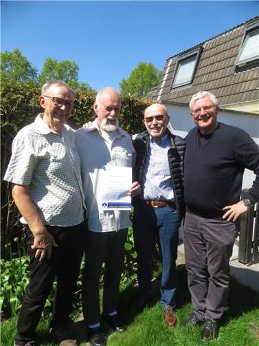 Für seine herausragenden Verdienste um die Förderung des Skisports wurde Wolfgang Sartoris mit der silbernen Ehrennadel des Westdeutschen Skiverbandes ausgezeichnet. Foto: privat