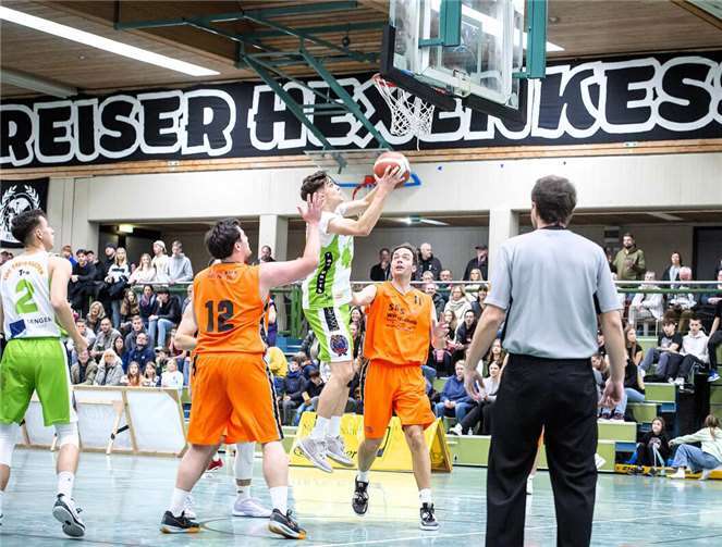 Für spannende Basketballspiele mit viel Einsatz ist der „Treiser Hexenkessel“ bekannt. Foto: TuS Treis-Karden