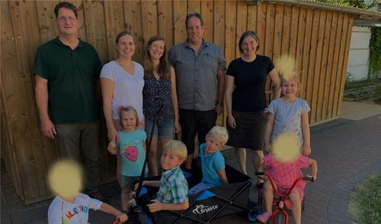 Für strahlende Gesichter sorgte die Übergabe der neuen Fahrzeuge. Foto: privat