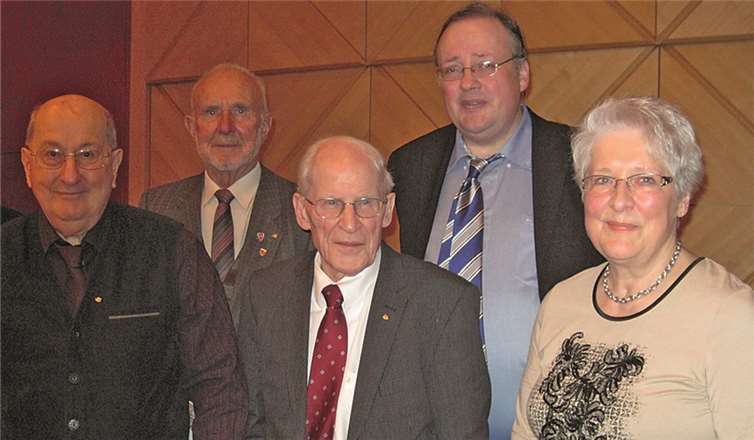 Für über 40-jährige Treue geehrt: Ingmar Barthel, Franz Altmann, Lothar Hujet, vorgenommen von Herbert Fleischer und Ingrid Frick.privat