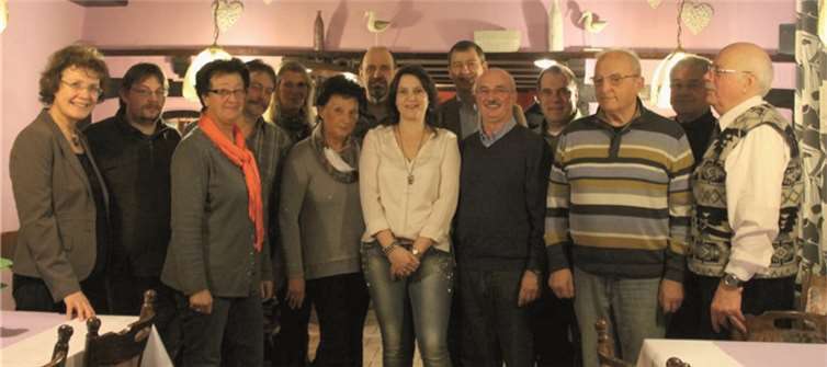 Für zahlreiche Blutspenden konnten viele Bürger mit Ehrennadeln und Urkunden geehrt werden.privat