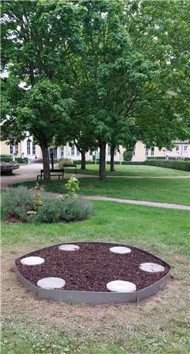 Fundament des Kunstobjektes „Heimat hat viele Gesichter“.