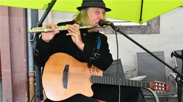 Funk Drost als Alleinunterhalter ein weiterer Stammgast.