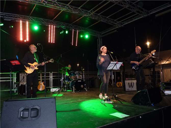 We came for you – wir sind für euch da Funk und Soul vom Besten gab es mit der Band BarBreak.