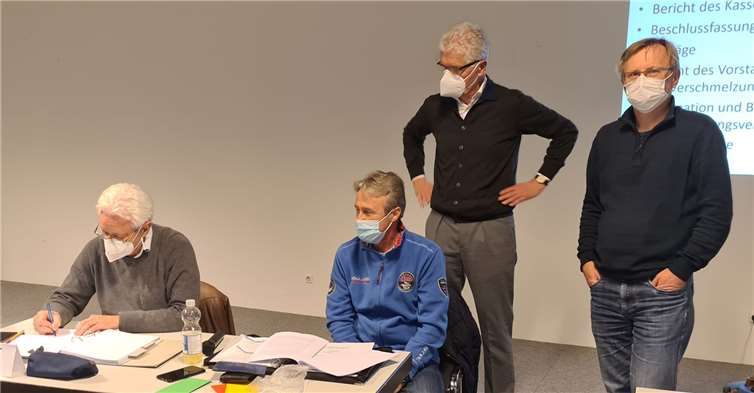 Fusion besiegelt: Hans-Dieter Jandrey, Rainer Schiller, Wolf-Ullrich Scherhag, Detlef Nenzel (v.l.).