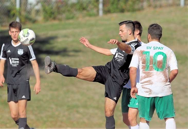Fußballballett boten die beiden Kontrahenten in Horchheim nicht. Mit 0:0 trennten sich am Ende die Gastgeber vom FCH (in Schwarz) und des SV Spay.TH