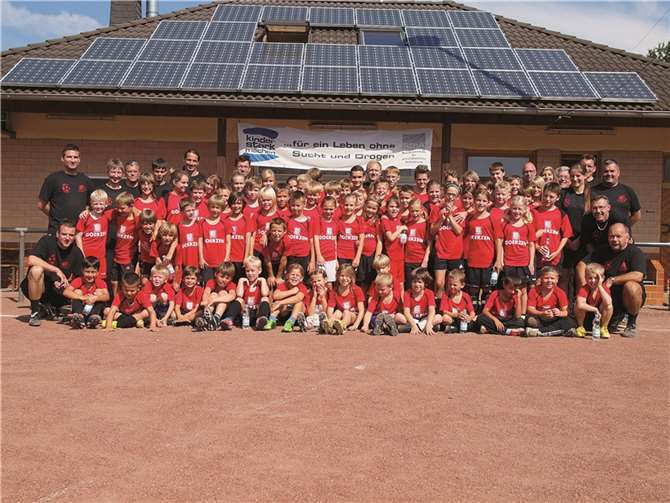 Fußballtraining wie auch außersportliche Aktivitäten standen auf dem Programm.privat