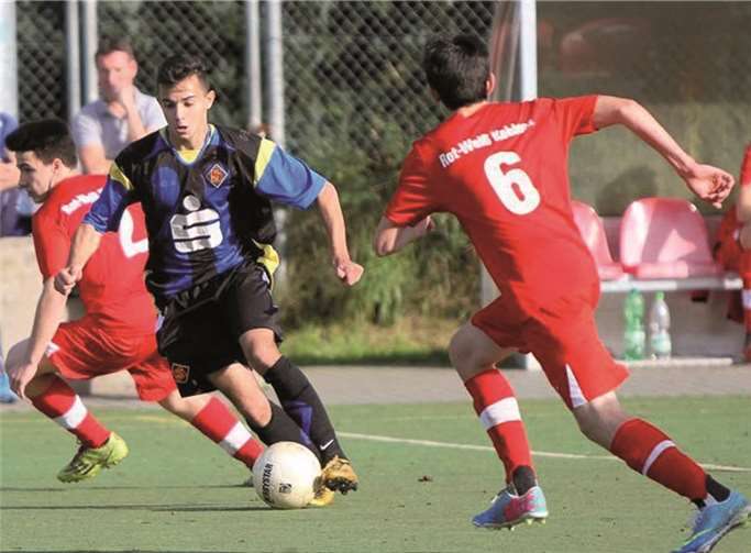Fußballunterhaltung pur erlebten die Zuschauer beim B-Jugendspiel zwischen RW Koblenz und der TuS Koblenz. Immerhin erlebten hier beide Seiten beim Stadtderby zehn Treffer schön gleichmäßig auf beide Seiten verteilt.-TH-