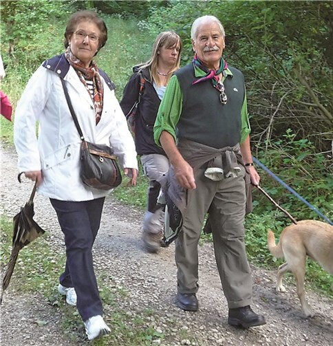 Fußpilger auf dem Weg nach Kamp-Bornhofen.