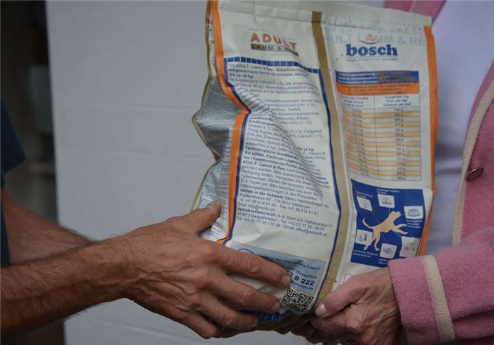 Futter wird immer händeringend in den Pflegestellen und für die Tiertafel des Tierschutz Siebengebirge benötigt.Tierschutz Siebengebirge